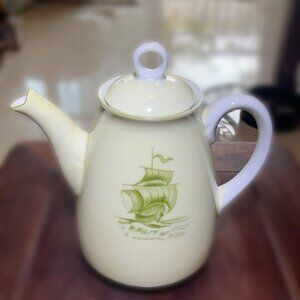 Ceramic Teapot – Cute Illustration Design